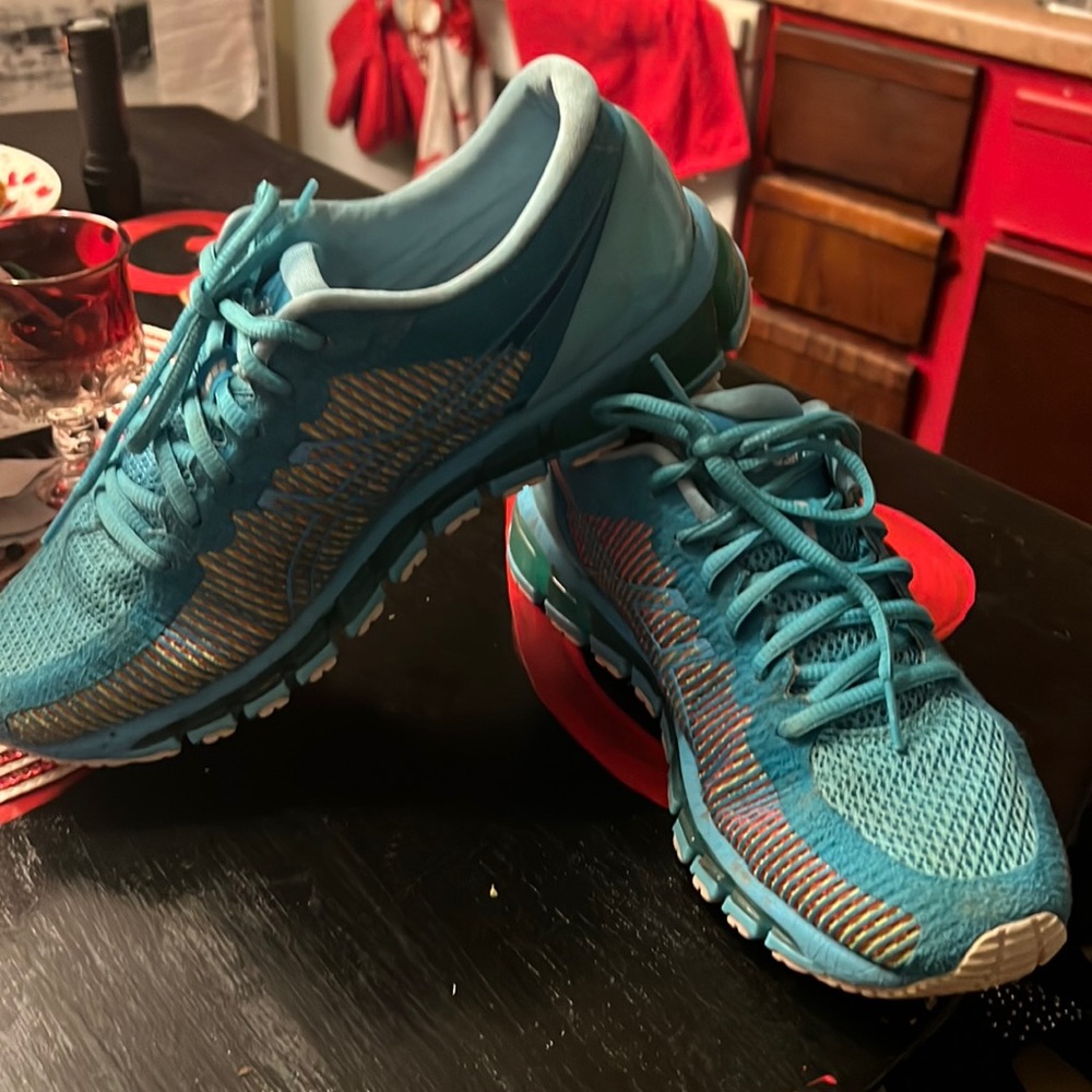 Woman’s running shoe